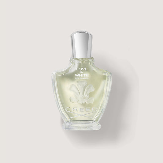 Love In White For Summer Frasco de perfume Creed Love in White for summer de 75 ml sobre fondo blanco