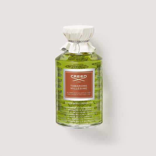 Frasco de perfume Creed Tabarome Millésime de 50 ml sobre fondo blanco